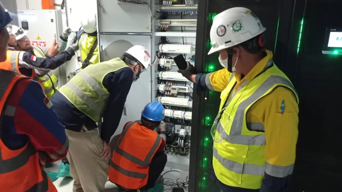 Electrical Control Panel - Trimitra Data Komunikasi